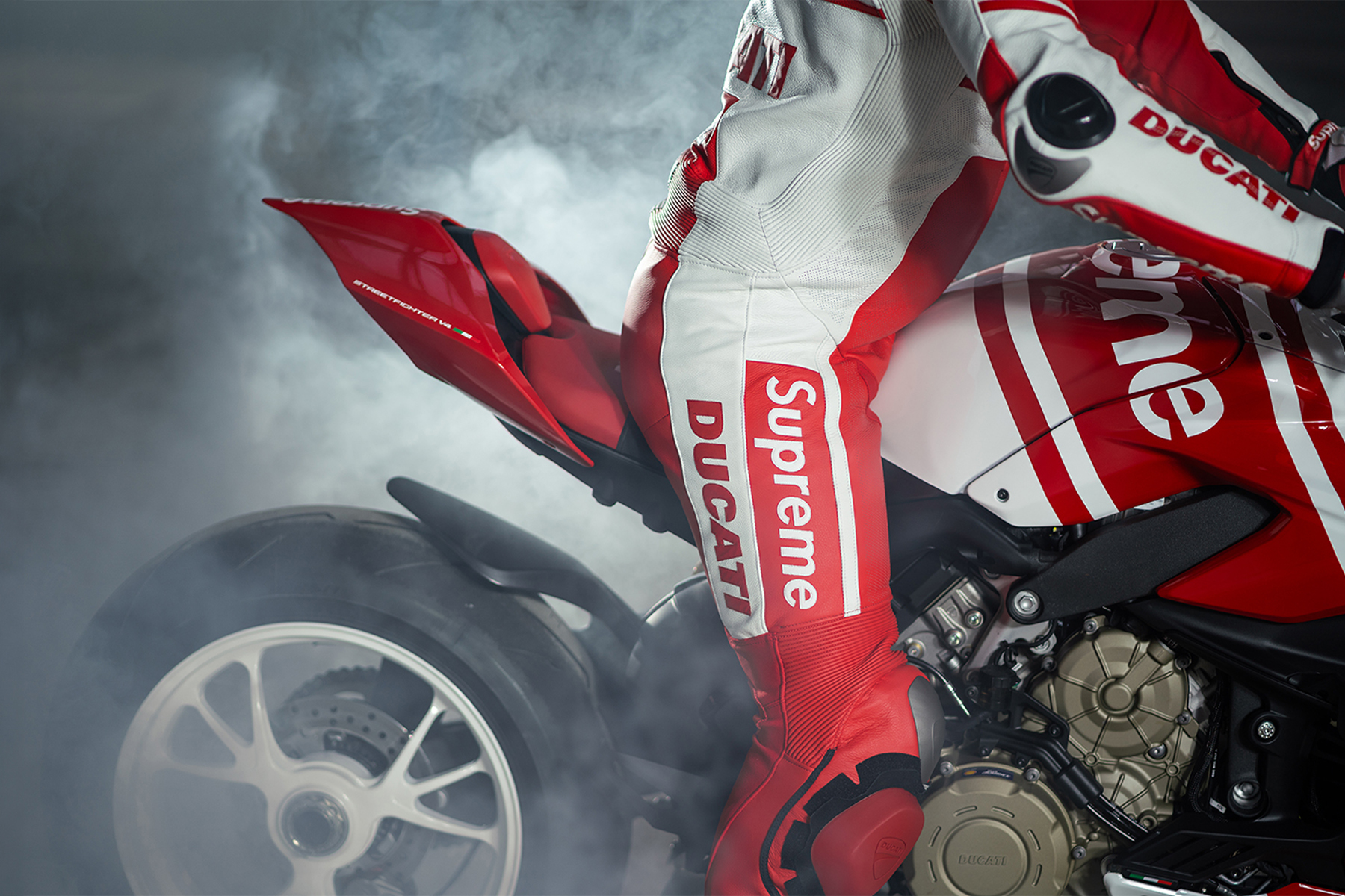 Ducati Streetfighter V4 Supreme moto collaborazione