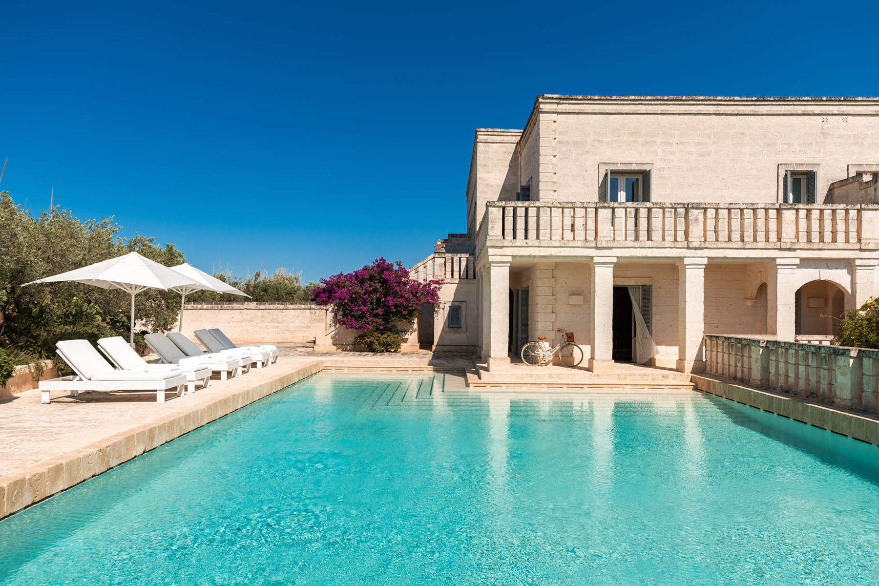 Borgo Egnazia resort lusso puglia G7 piscina