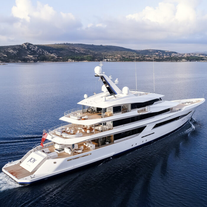 JOY Yacht Michael Jordan vacanze Italia