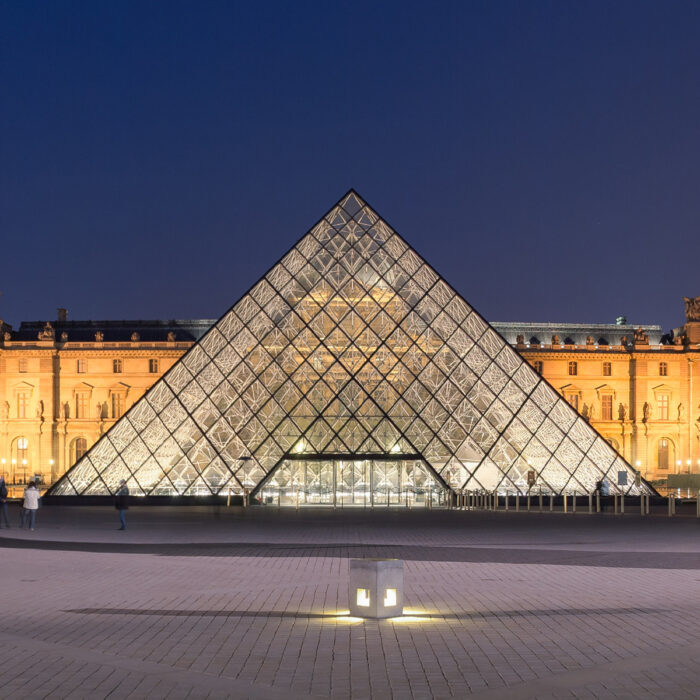 Louvre Parigi mostra moda