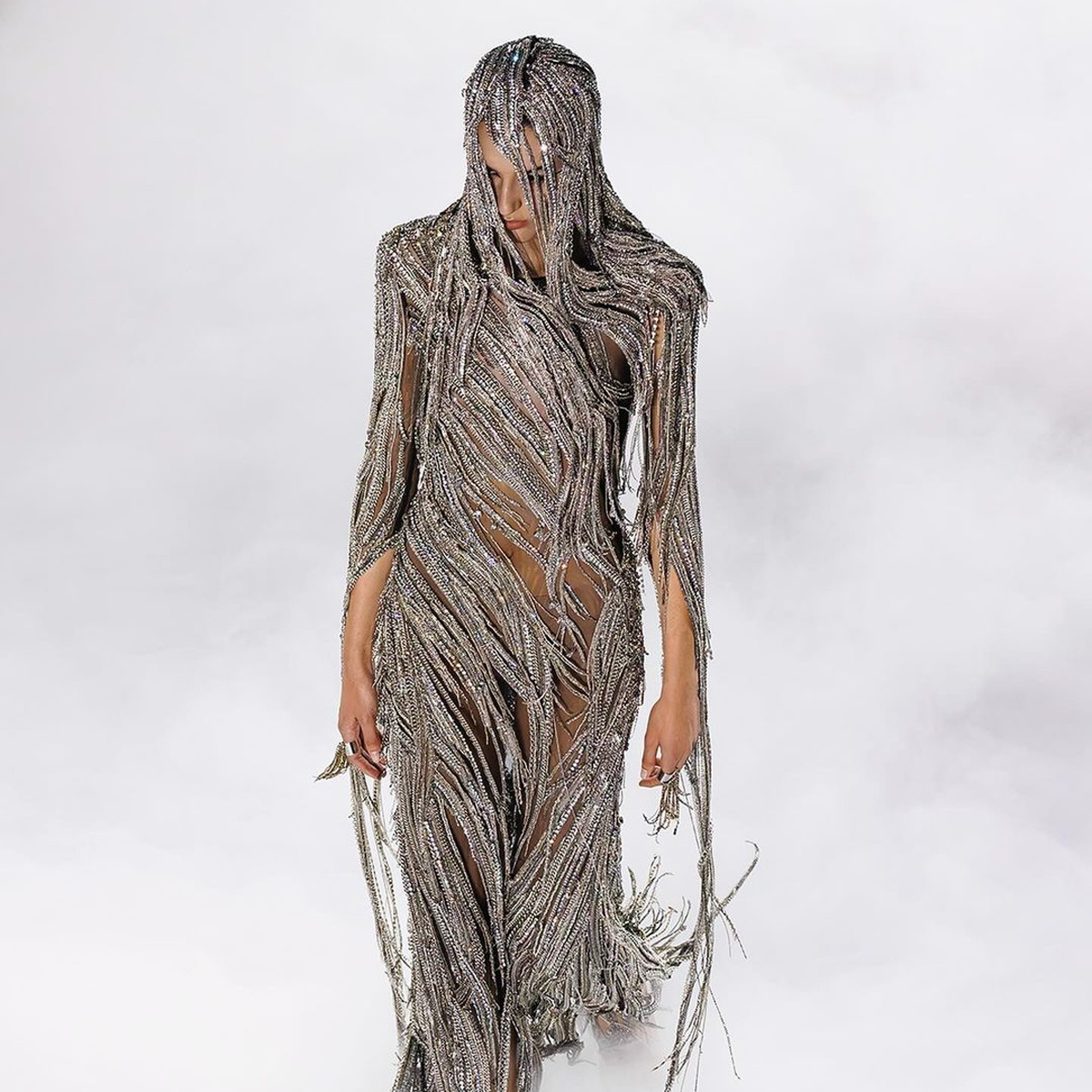 Halloween moda spooky look Alexander McQueen