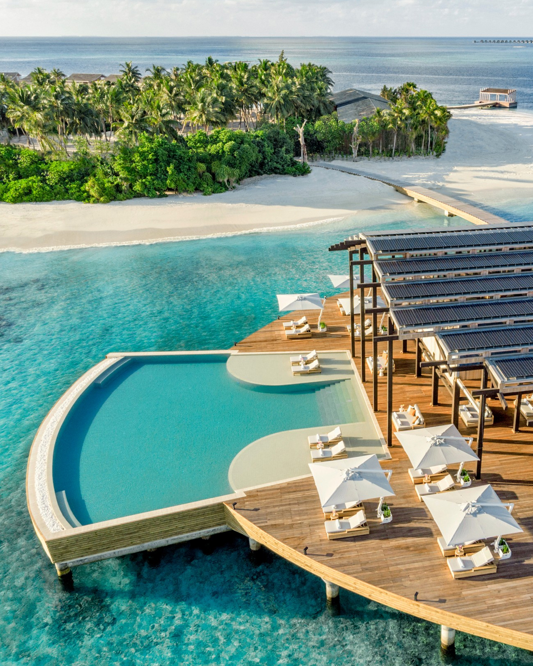 Kudadoo resort lusso galleggiante maldive isola privata pannelli solari