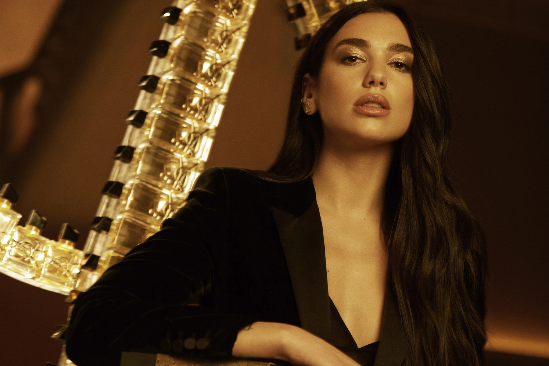 moda natale holiday Dua Lipa Yves Saint Laurent Libre campaign